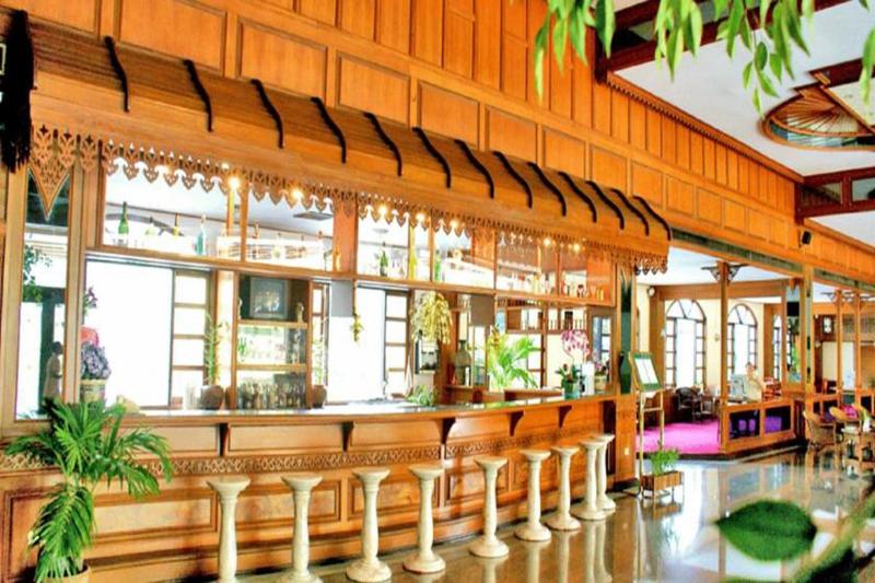 Royal Twins Palace - Bar