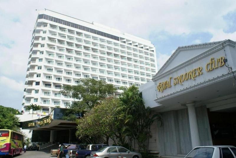 Royal Twins Palace - Genel