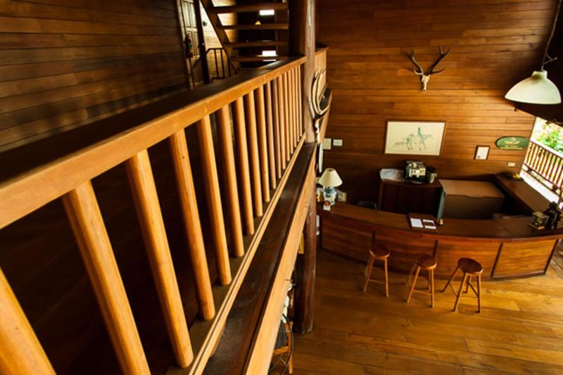 Riverhouse Hotel - Lobi