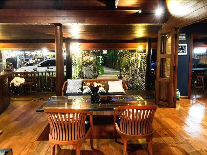 Riverhouse Hotel - Lobi