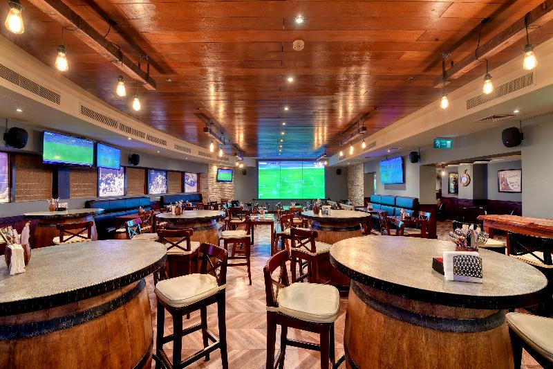 Majestic City Retreat Hotel - Bar