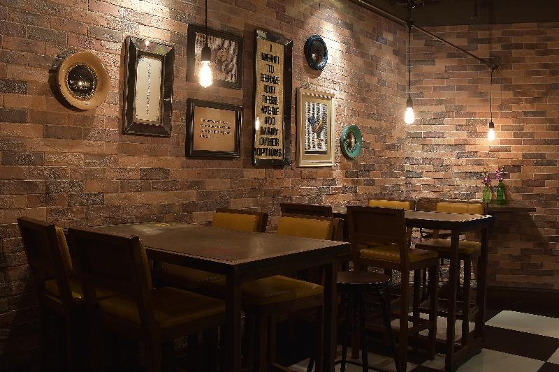 Majestic City Retreat Hotel - Bar
