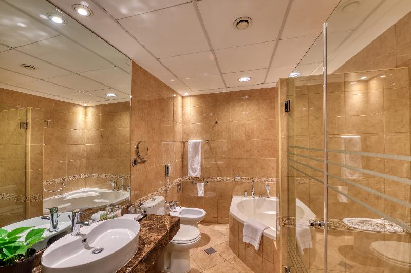 Majestic City Retreat Hotel - Oda