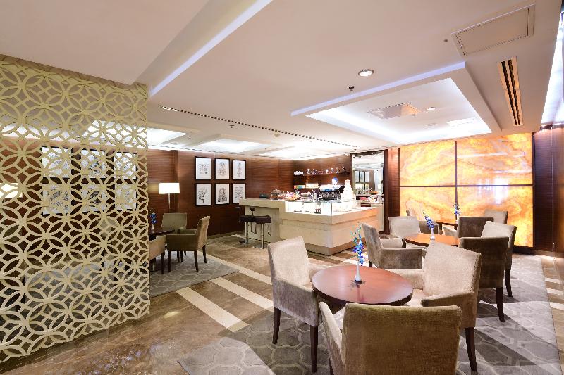 Majestic City Retreat Hotel - Restoran