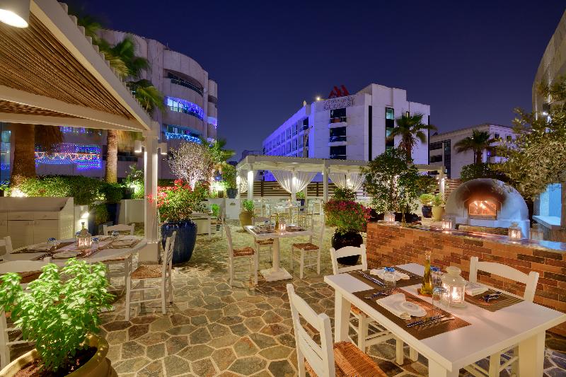 Majestic City Retreat Hotel - Restoran