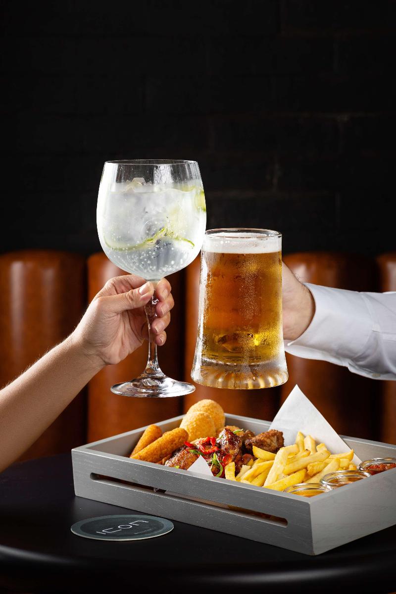 Radisson Blu Hotel, Dubai Media City - Bar