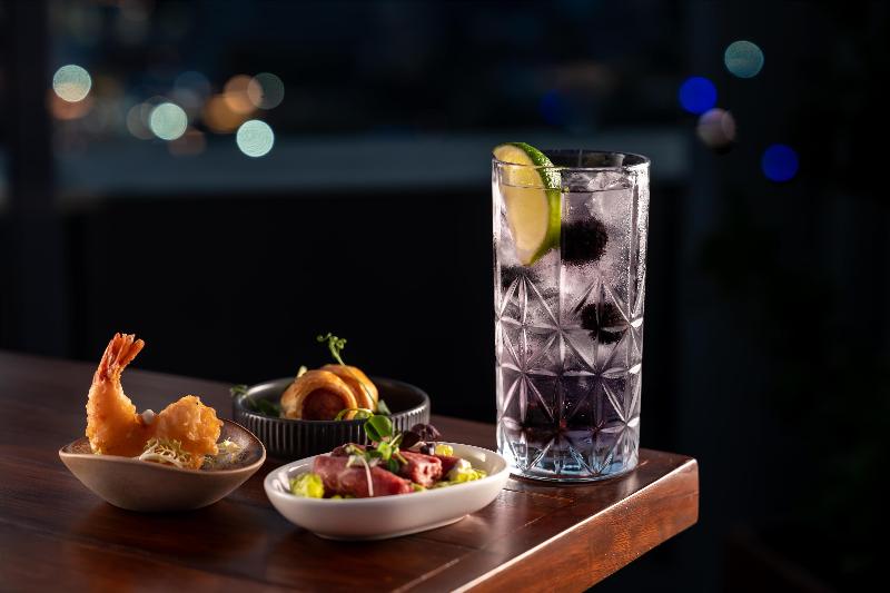 Radisson Blu Hotel, Dubai Media City - Bar
