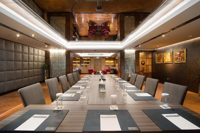 Radisson Blu Hotel, Dubai Media City - Toplantı
