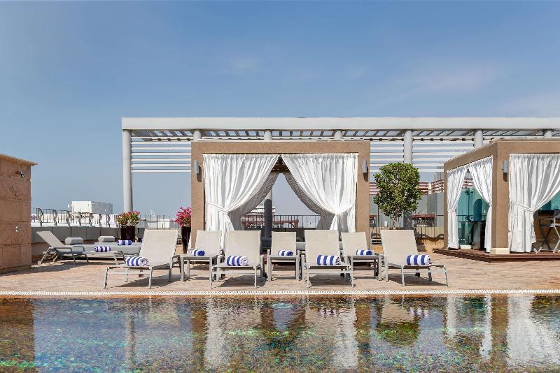 Radisson Blu Hotel, Dubai Media City - Havuz