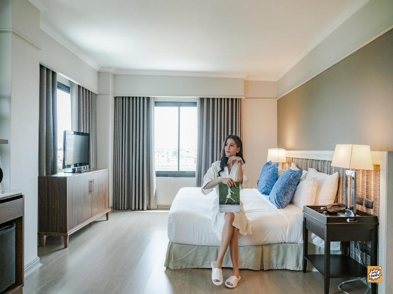 Grand Riverside Hotel Phitsanulok - Oda