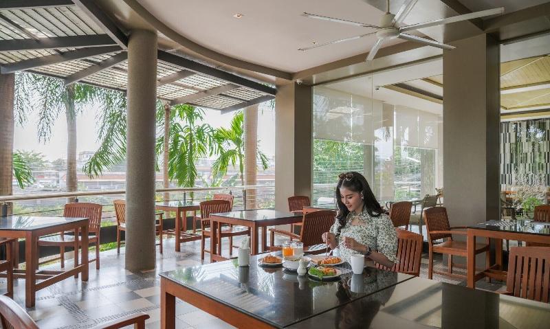 Grand Riverside Hotel Phitsanulok - Teras