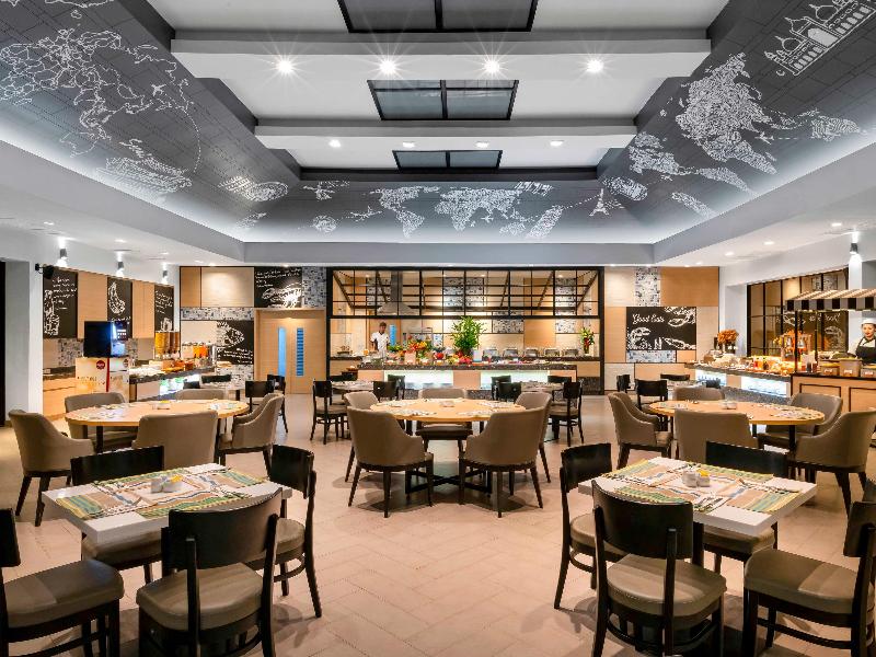 Novotel Rayong Rim Pae Resort - Restoran