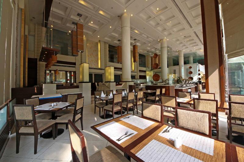 The Imperial Hotel and Convention Centre Korat - Restoran