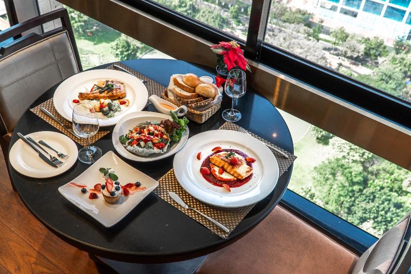 Emporium Suites by Chatrium - Restoran