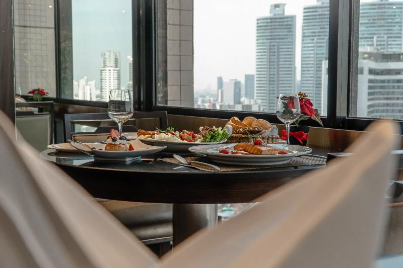 Emporium Suites by Chatrium - Restoran