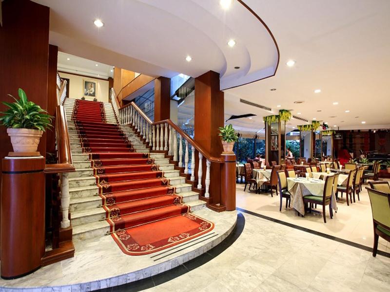 Kosa Hotel & Shopping Mall - Lobi