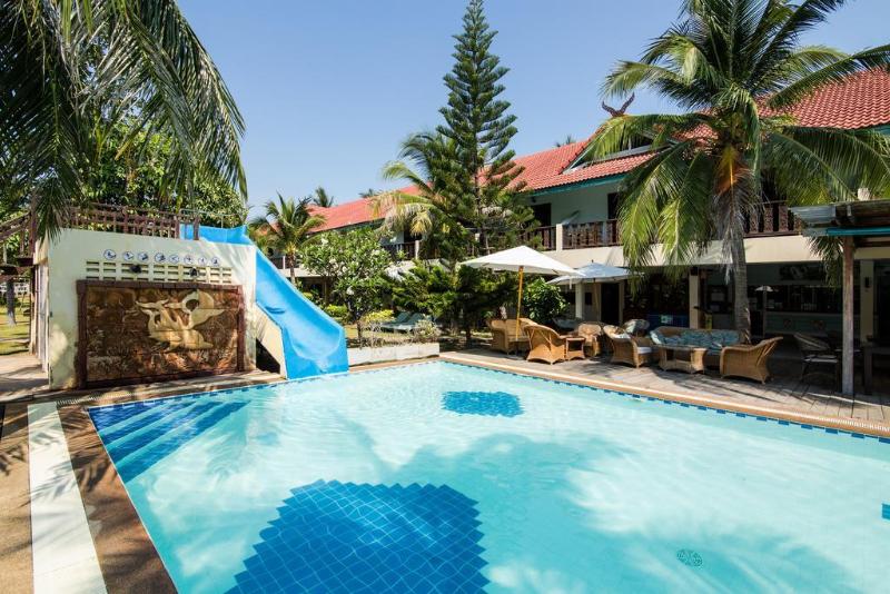 Dolphin Bay Beach Resort - Genel