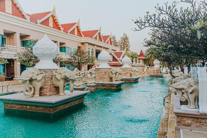 Grand Pacific Sovereign Resort & Spa - Havuz