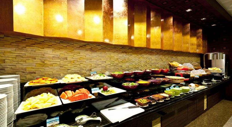 Grand Pacific Sovereign Resort & Spa - Restoran