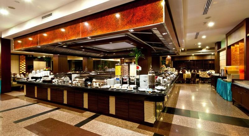 Grand Pacific Sovereign Resort & Spa - Restoran
