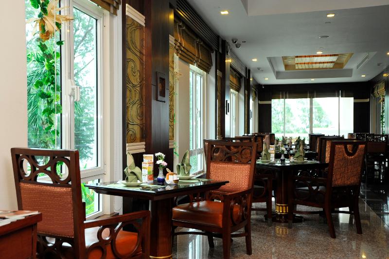 Grand Pacific Sovereign Resort & Spa - Restoran