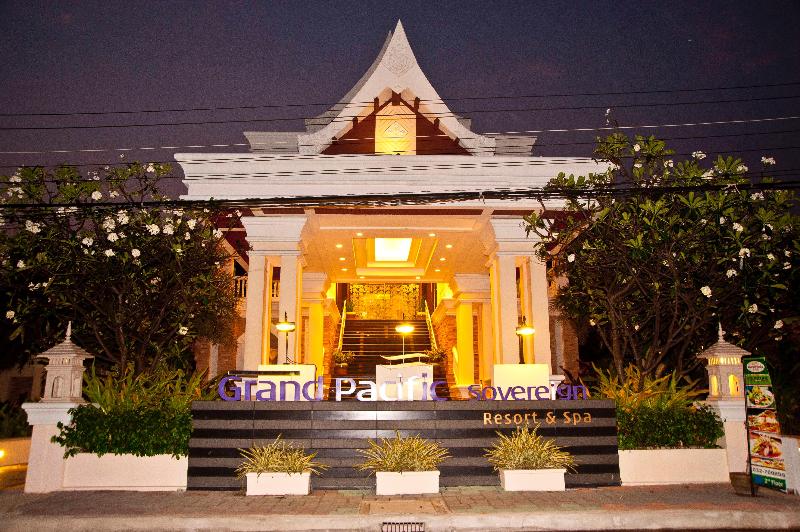 Grand Pacific Sovereign Resort & Spa - Teras