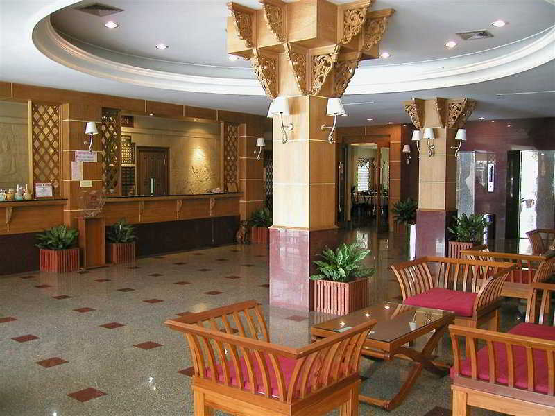 Dhevaraj Hotel fotoÄŸrafÄ±