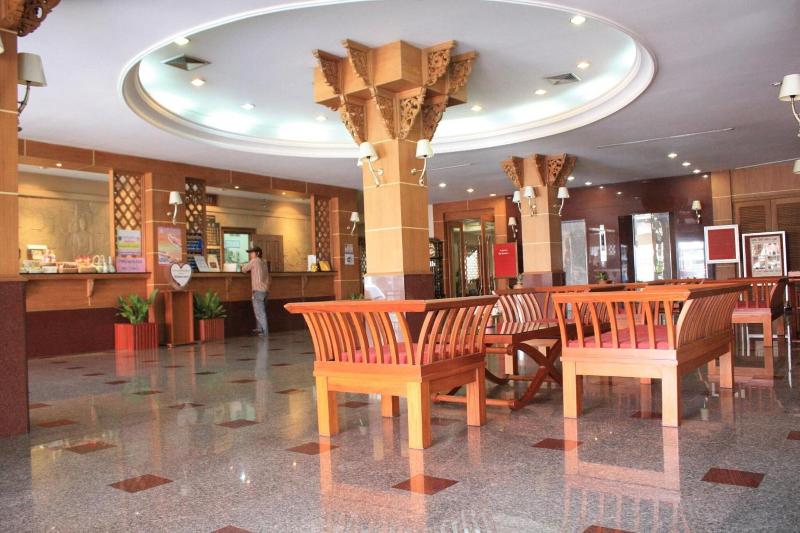 Dhevaraj Hotel - Lobi