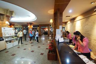 Dhevaraj Hotel fotoÄŸrafÄ±
