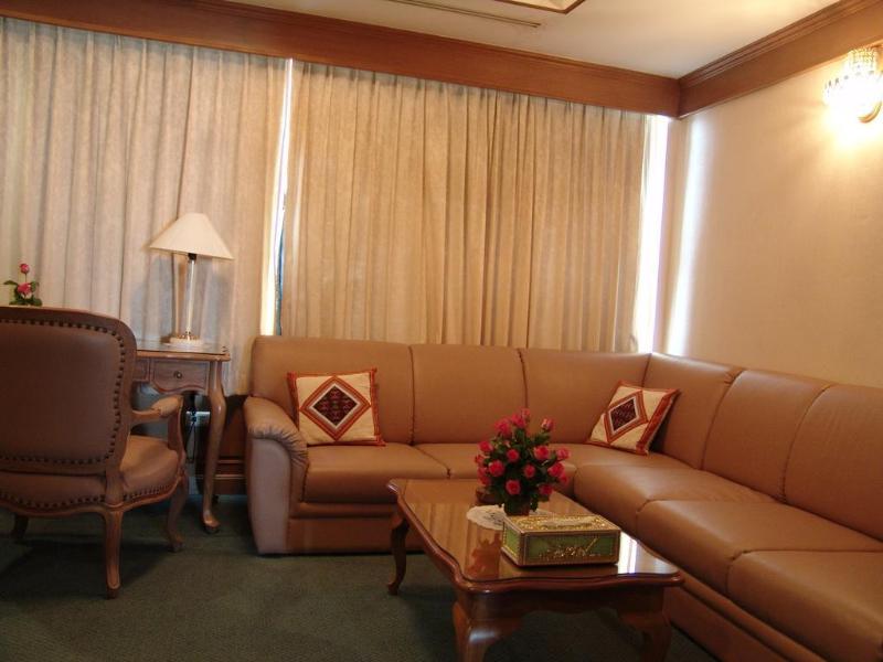 Dhevaraj Hotel - Genel