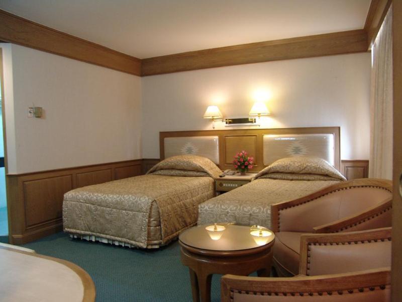 Dhevaraj Hotel - Genel
