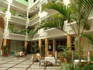 Dhevaraj Hotel fotoÄŸrafÄ±