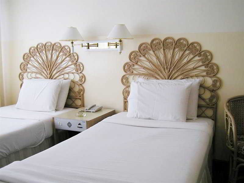 Dhevaraj Hotel fotoÄŸrafÄ±