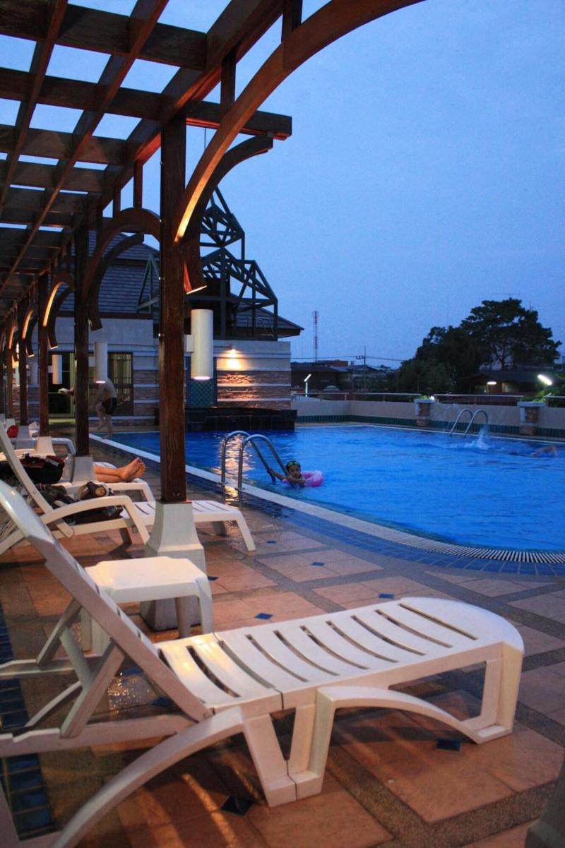 Dhevaraj Hotel - Havuz