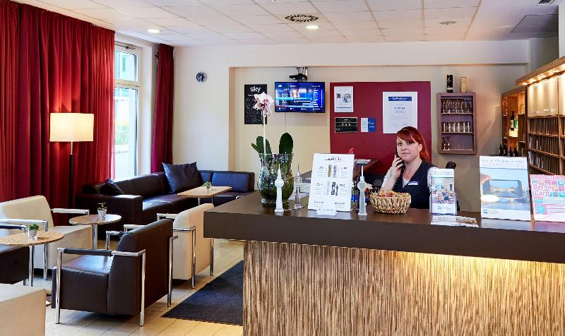 B&B HOTEL Berlin-Mitte - Lobi