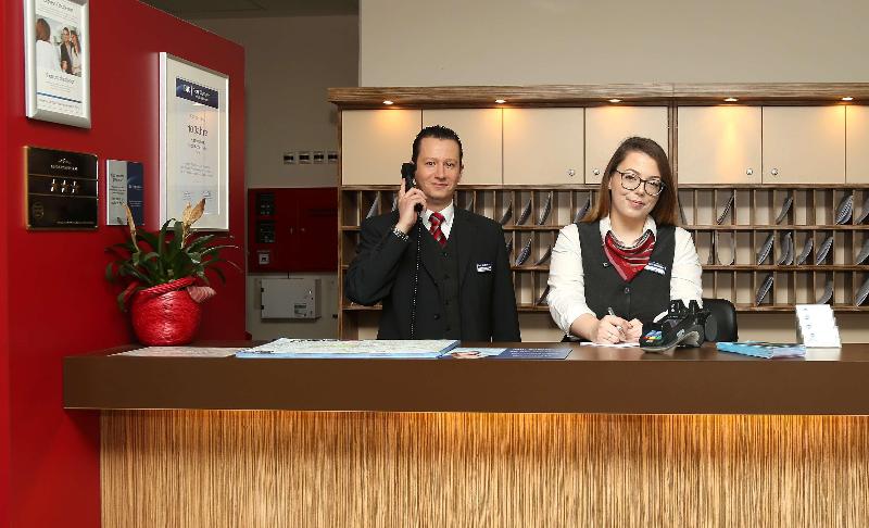 B&B HOTEL Berlin-Mitte - Lobi