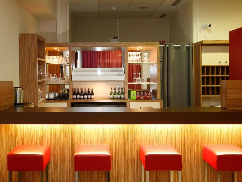 B&B HOTEL Berlin-Mitte - Lobi