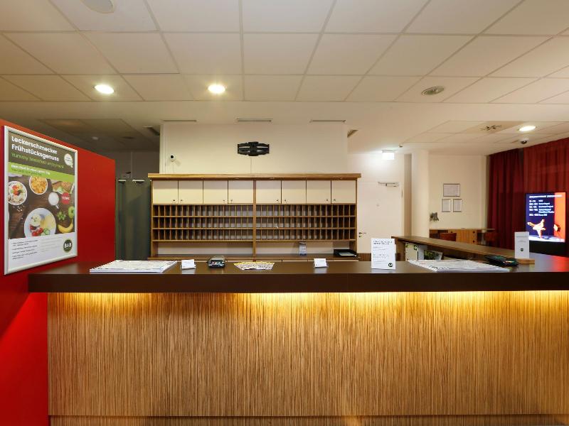 B&B HOTEL Berlin-Mitte - Lobi