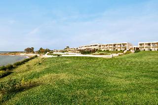 Ramada Plaza by Wyndham Thraki