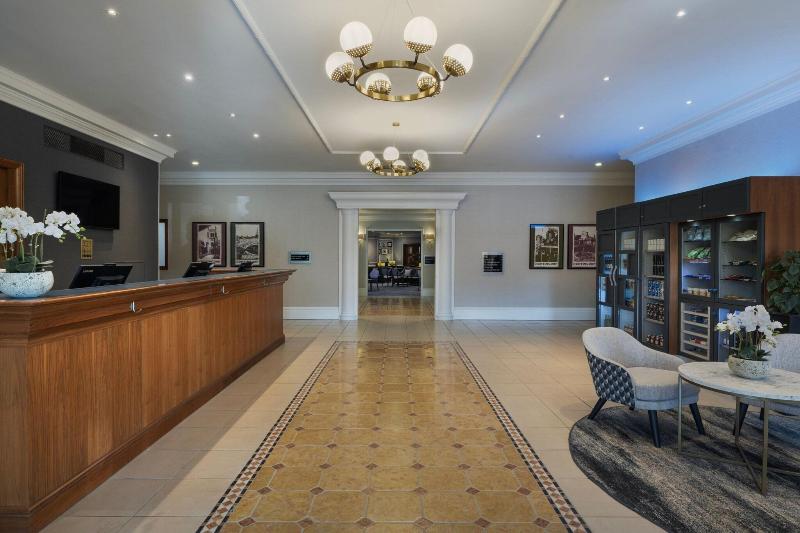 Delta Hotels by Marriott Huntingdon - Lobi