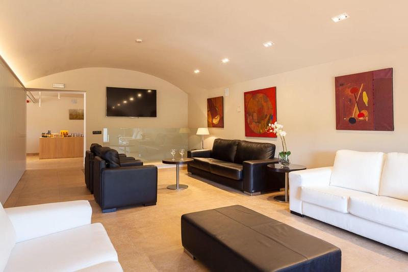 Hotel Vall de BAs - Lobi