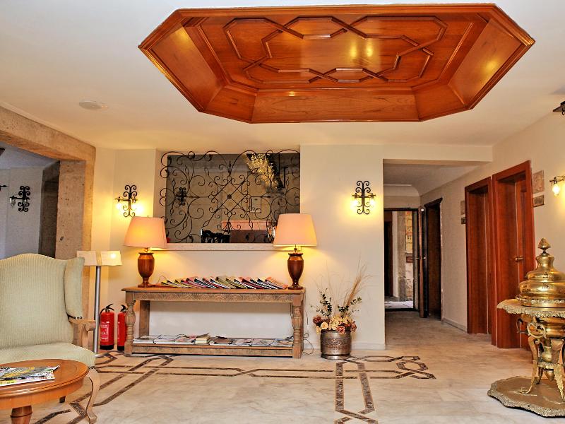 Aspen Hotel - Lobi