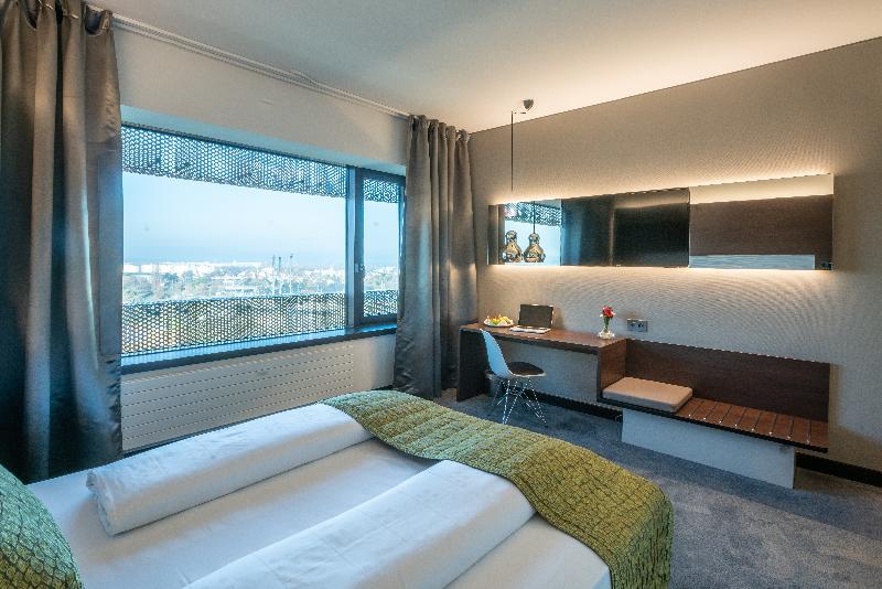 Airport Hotel Basel - Convenient & Friendly - Oda