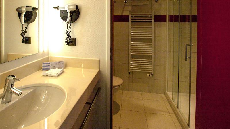 Airport Hotel Basel - Convenient & Friendly - Oda