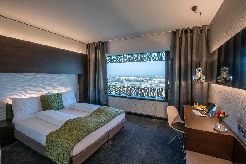 Airport Hotel Basel - Convenient & Friendly - Oda
