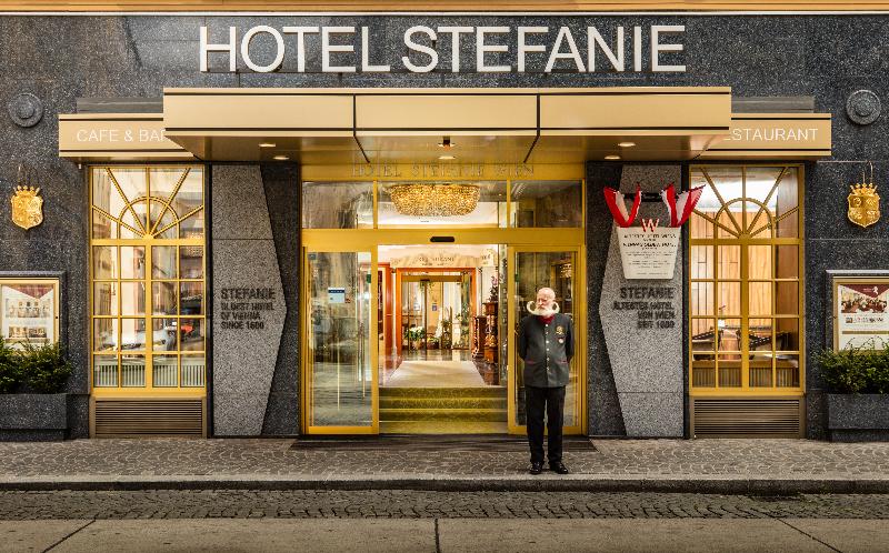 Stefanie - Genel