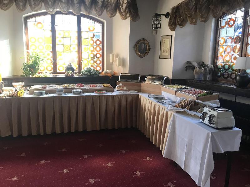 U Tri Pstrosu - Restoran