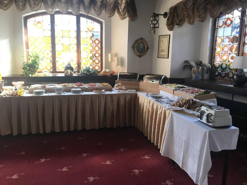 U Tri Pstrosu - Restoran