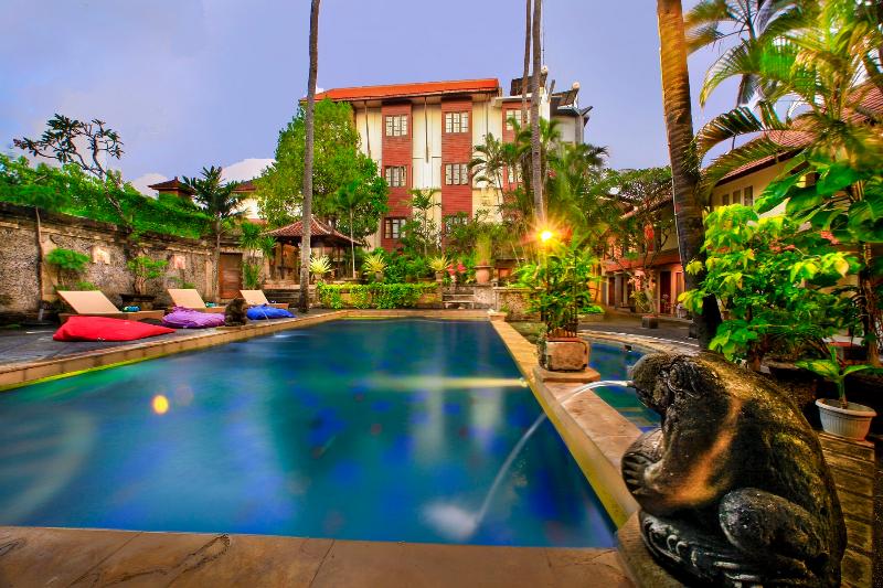 Restu Bali Hotel Legian - Havuz