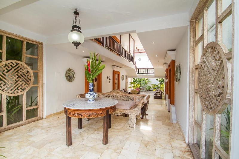 Abian Biu Mansion - Genel